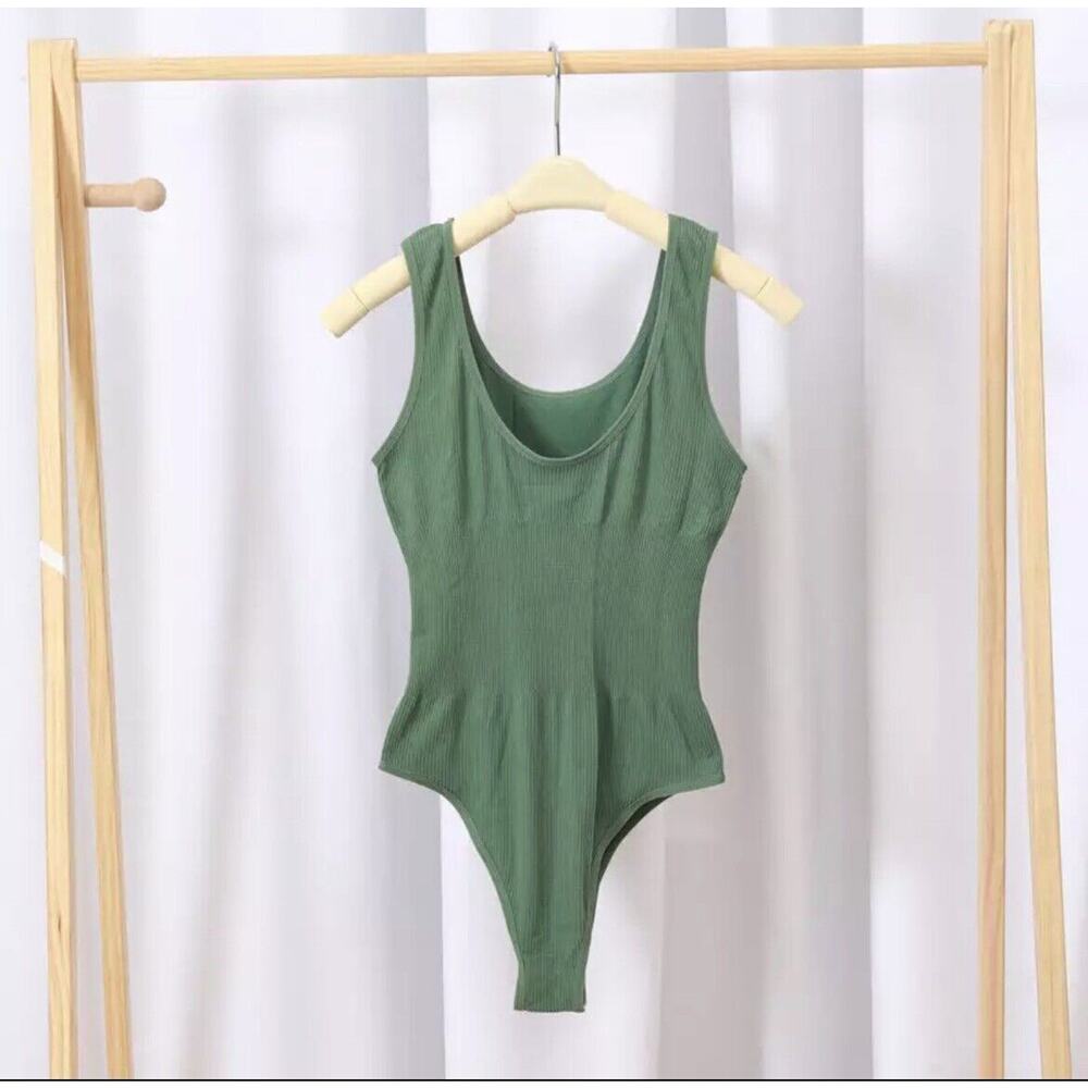 Los Angeles Boutique Thong Bodysuit Tummy Control Slimming Ribbed Shaping Tank M